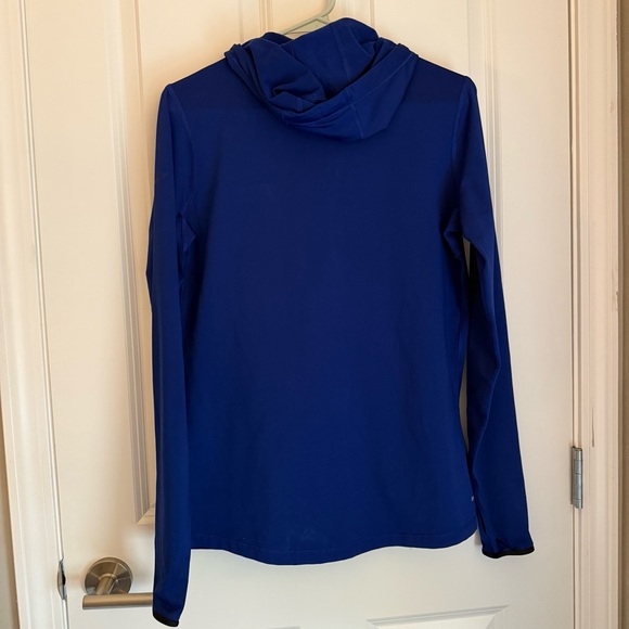 Women's Blue Nike Hoodie Sweater. Used. XL. Dri-Fit. Thumb holes. - Picture 2 of 9